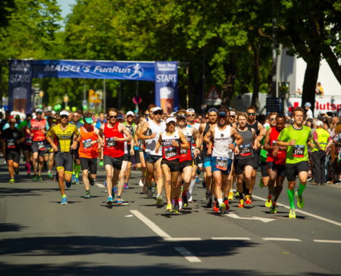Vergangenes Jahr gingen 3500 Läufer an den Start. In diesem Jahr werden es 4000 beim 17. Maisel's FunRun sein. Foto: Lars Scharl