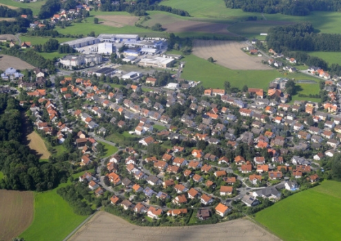 Luftaufnahme des Bayreuther Stadtteils Aichig. In der Orionstraße soll das Industriegebiet erweitert werden. Foto: Stadt Bayreuth