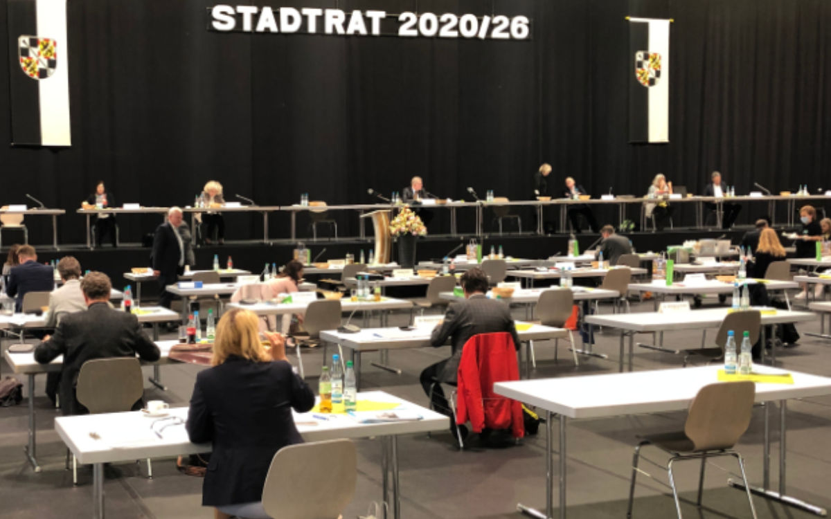 Die konstituierenden Sitzung des Bayreuther Stadtrats fand in der Oberfrankenhalle statt. Foto: Frederik Eichstätt