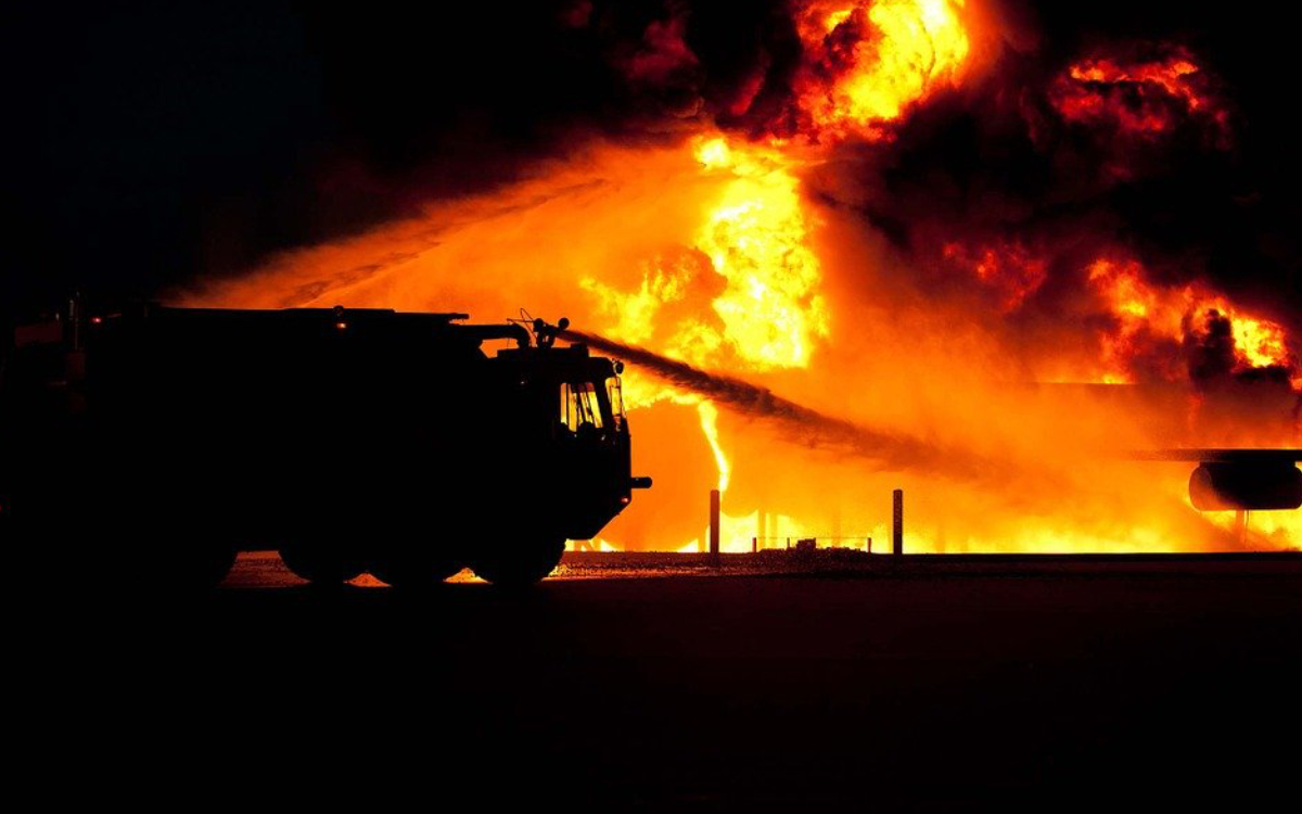 Großbrand einer Fabrik in Arzberg im Landkreis Wunsiedel im Fichtelgebirge: 240 Kräfte waren im Einsatz. Symbolfoto: Pixabay