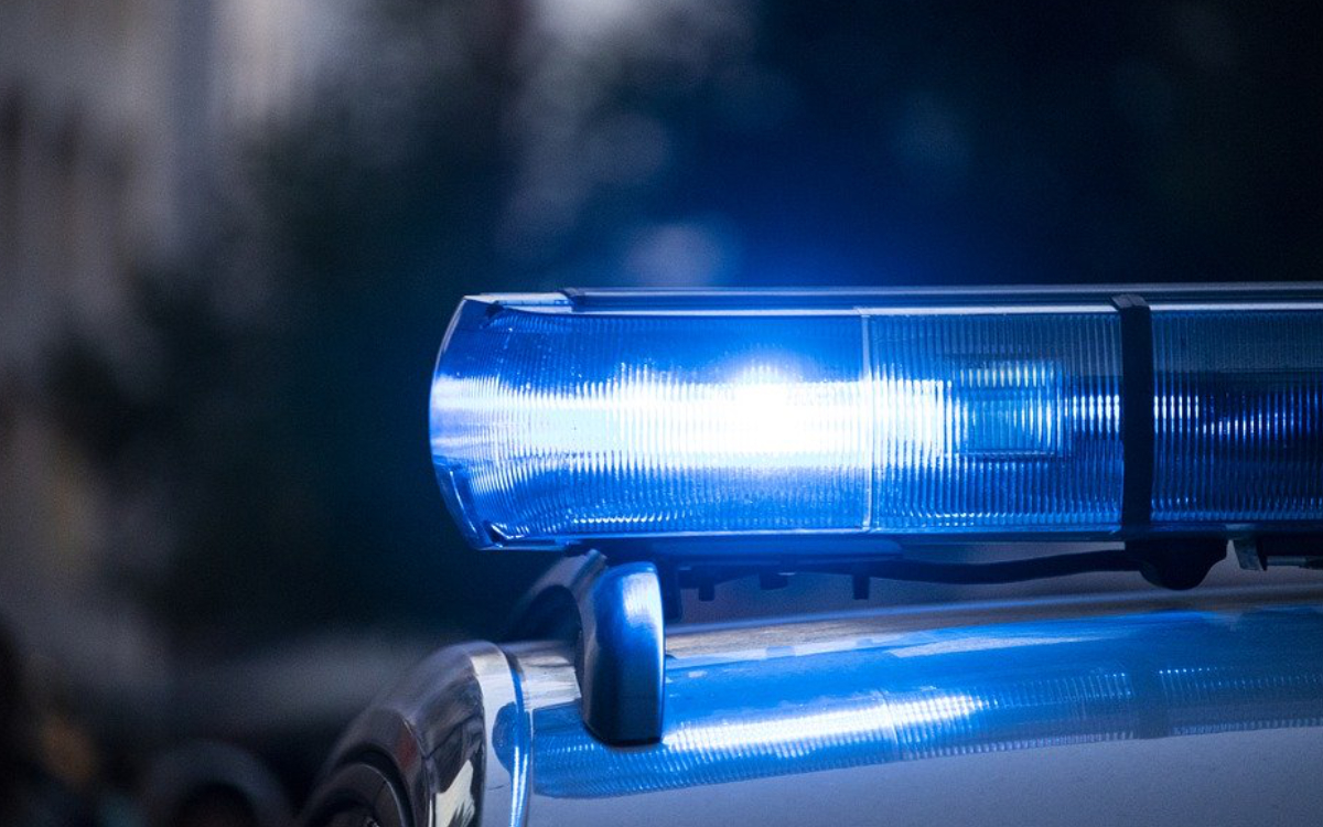 Die Polizei hat in Oberfranken viele Übertretungen der Geschwindigkeit an einer Schule festgestellt. Symbolbild: Pixabay