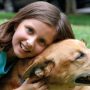 Ein Haustier bedeutet Verantwortung. Darauf möchte der kostenlose Tierschutzunterricht die Kinder vorbereiten. Foto: pixabay.com/Purina/akz-o