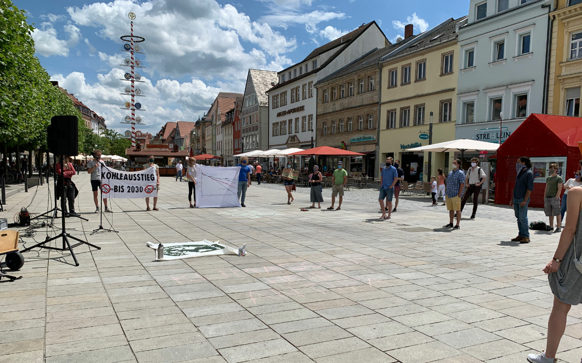 Die Students for Future demonstrierten in Bayreuth gegen den späten Kohleausstieg 2038. Foto: Katharina Adler