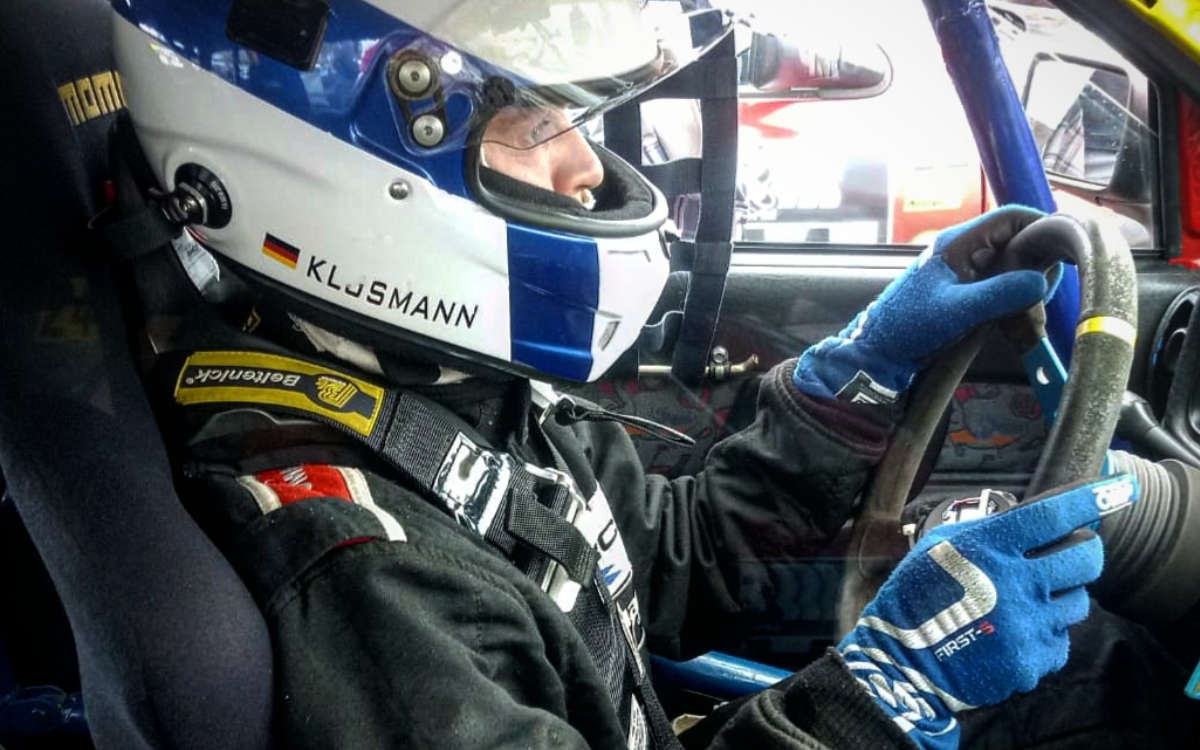 Jens Klusmann beim Rennen auf dem Nürburgring in seinem Auto. Foto: Privat
