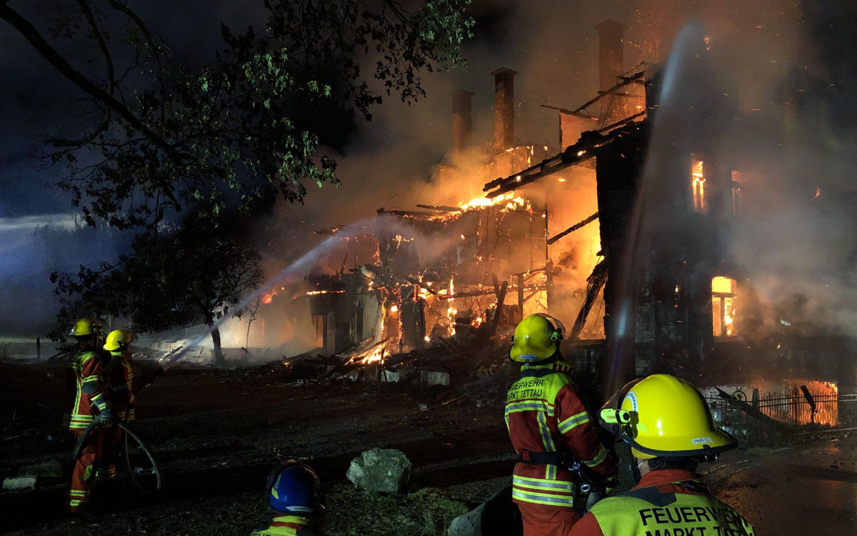 Ein Bauernhaus brannte in Oberfranken nieder. Foto: Polizei