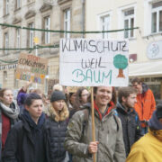Demo in Bayreuth: Eine Menschenkette in der Maximilanstraße soll ein Zeichen für den Klimaschutz setzen. Archivfoto: Redaktion
