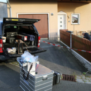 Bei einem Einfamilienhaus in Oberfranken wurde am Freitagnachmittag (2.10.2020) ein Sprengsatz gefunden. Foto: News5/Frische