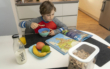 Ein ausgewogenes Frühstück fördert bei Kindern Aufmerksamkeit und Gedächtnisleistung. Foto: AOK-Mediendienst