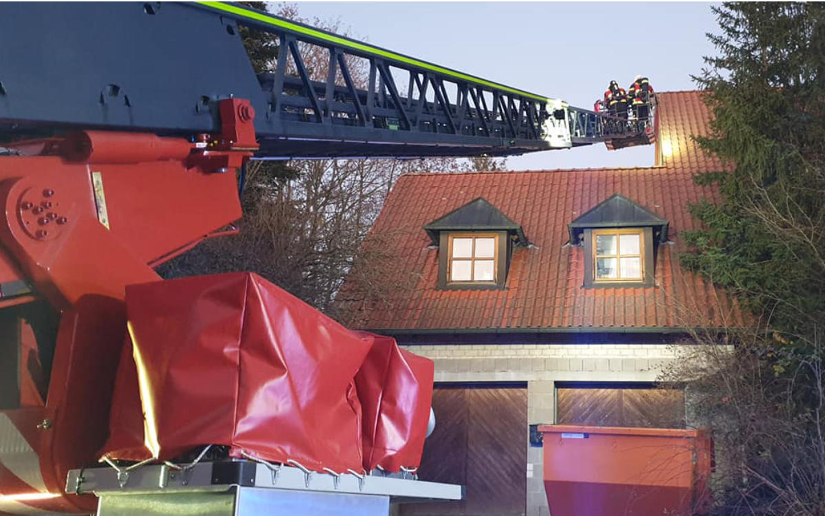 In der Gemeinde Harsdorf in Zettmeisel musste die Feuerwehr Bindlach ein Haus löschen. Foto: Feuerwehr Bindlach