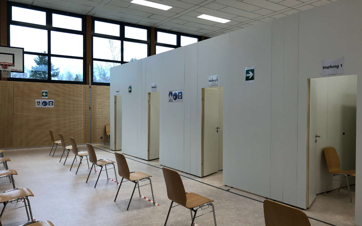 So sah das Impfzentrum in Bayreuth aus: Nun will die Bayerische Regierung die Zentren wieder hochfahren. Archivfoto: Katharina Adler