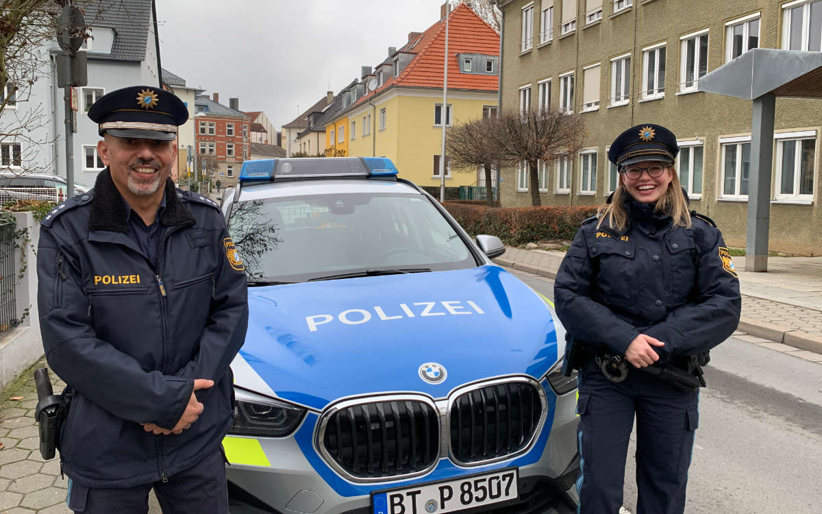 Polizeihauptkommissar Thomas Neuss und Polizeiobermeisterin Monika Tausch lieben ihren Beruf. Foto: Katharina Adler