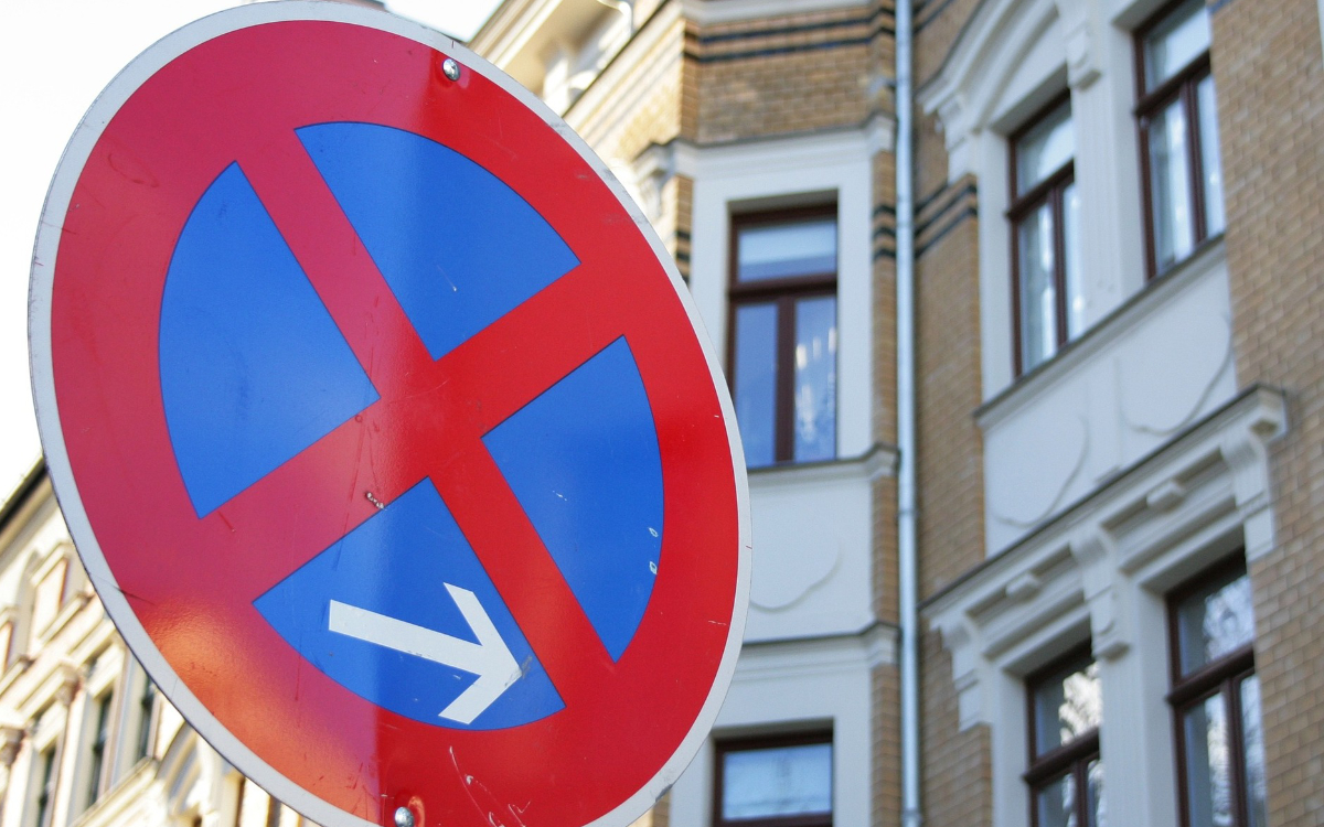 Wer Falschparker fotografiert und anzeigt, ist laut einem neuen Gerichtsurteil im Recht. Symbolbild: pixabay