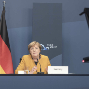 Angela Merkel nennt die aktuelle Corona-Entwicklung in Deutschland 