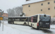 Im Landkreis Kulmbach machte Schneefall einem Busfahrer bei einer Probefahrt einen Strich durch die Rechnung. Foto: Polizei Stadtsteinach