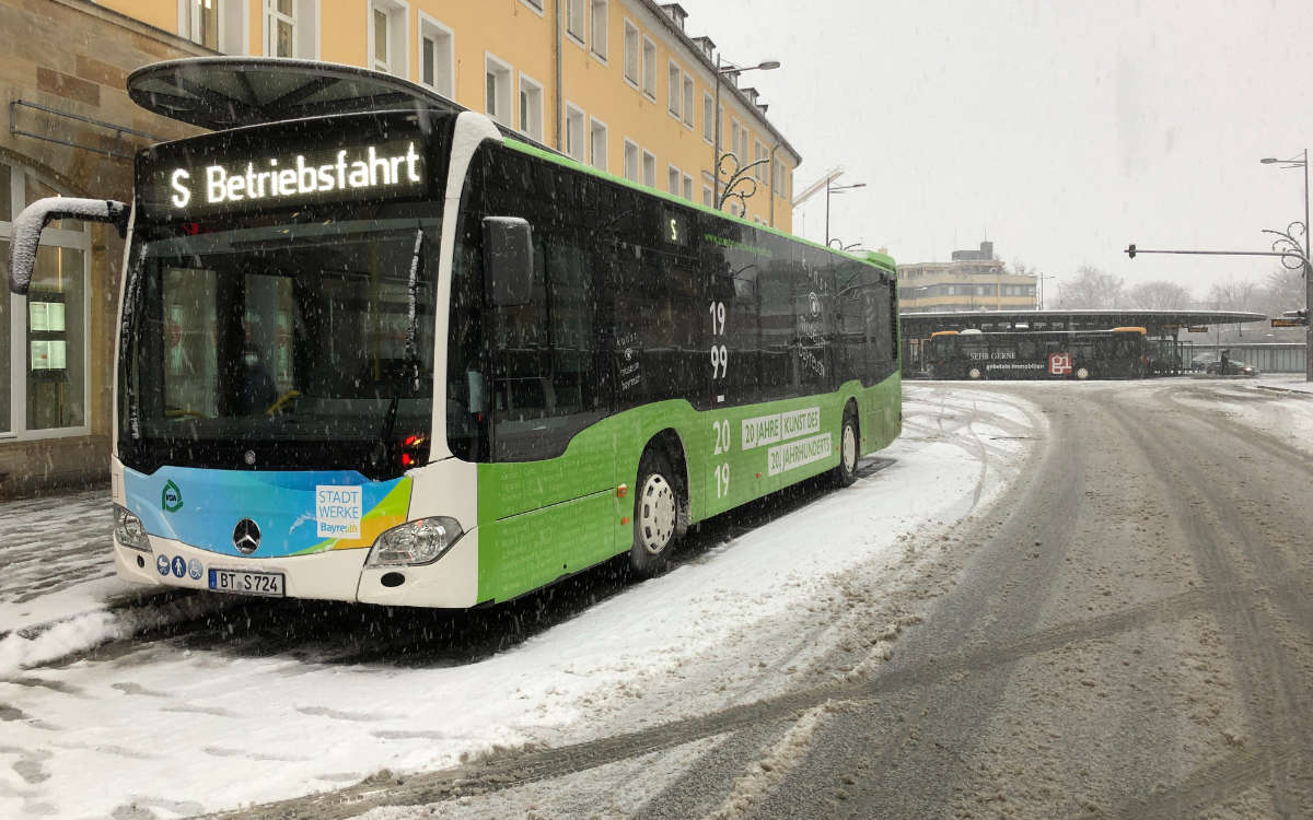 Aufgrund hoher Krankheitszahlen bei den Stadtwerken Bayreuth müssen Busse ausfallen. Corona-Erkrankte sind einer der Gründe für die geänderten Fahrpläne. Foto: Katharina Adler