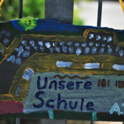 Wegen der Corona-Pandemie bleiben die Schulen im Landkreis Bayreuth weiter zu. Symbolfoto: Pixabay