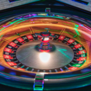 Als eines der meist gespielten Glücksspiele der Welt, findet sich Roulette auch so gut wie in jedem Online Casino. Symbolfoto: Unsplash / Adi Coco