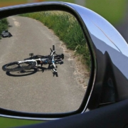 Bei Weißdorf (Landkreis Hof) wurde am Dienstag (28. Juni 2022) ein Fahrradfahrer von einem Auto erfasst. Symbolbild: Pixabay