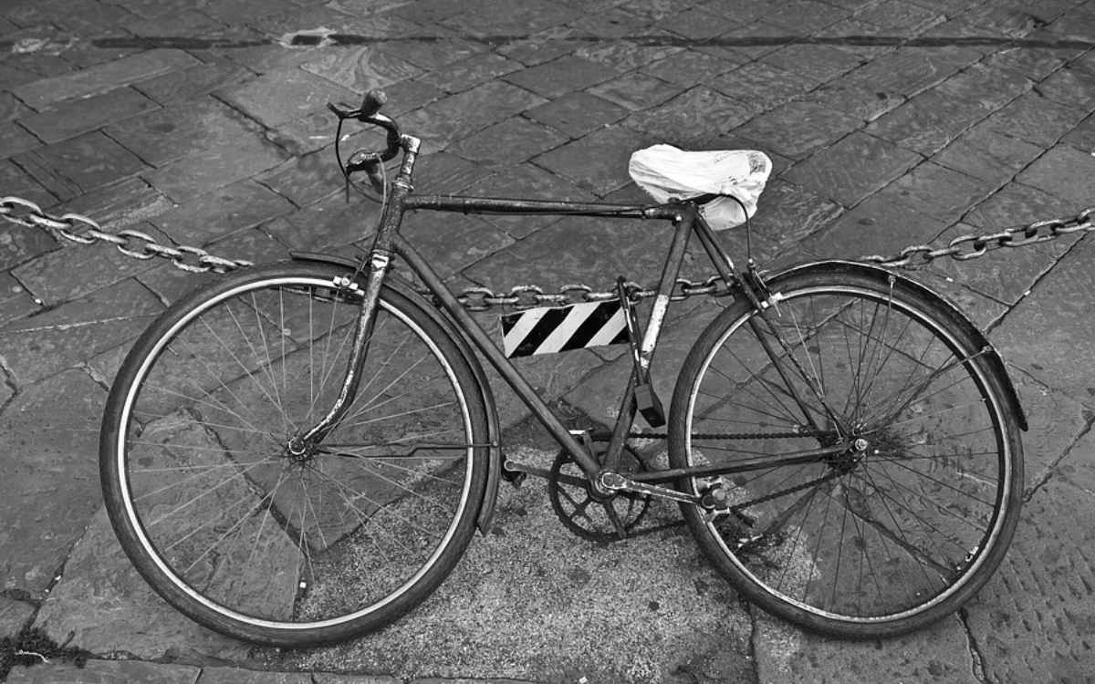 In Kulmbach wurde eine Frau von einem Radfahrer umgefahren. Symbolbild: Pixabay