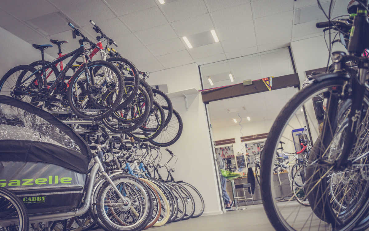 Aus einem Fahrradgeschäft in Kulmbach wurden mindestens 40 Fahrräder gestohlen. Symbolfoto: Pexels/Alexander Dummer