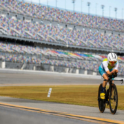 Der Saisonauftakt von Anne Haug in Miami findet wie das letzte Rennen 2020 in den USA auf einer großen NASCAR-Autorennstrecke statt. Foto: PTO Professional Triathletes Organisation