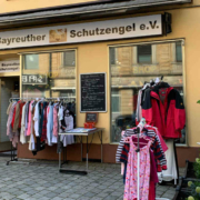 Das Geschäft von Schutzengel e.V. ist in der ehemaligen Metzgerei Löw in der Bayreuther Maxstraße. Archivfoto: Katharina Adler