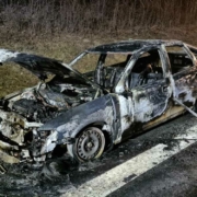 Auf der A9 im Landkreis Bayreuth ist ein Auto in Flammen aufgegangen. Foto: Feuerwehr Bindlach