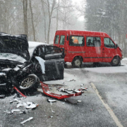 Unfall bei Mistelbach im Kreis Bayreuth. Foto: NEWS5 / Kettel
