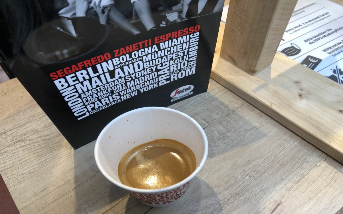 "Die bt-Leser haben abgestimmt": Bei Segafredo im Rotmain-Center in Bayreuth gibt es den besten Coffe to go in der Stadt. Foto: Raphael Weiß