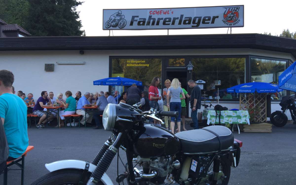 Das Bikerlokal Fahrerlager in Warmensteinach ist seit jeher Adresse für die Freunde der Freiheit auf zwei Rädern, doch es gibt ein Problem. Foto: Fahrerlager/Archiv