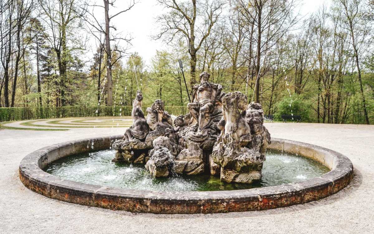 Der Garten des Schlosses Fantaisie in Eckersdorf im Kreis Bayreuth ist immer einen Besuch wert. Foto: Alexandra Baier