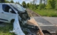 In Bayreuth wurde ein Kleintransporter bei einer Kollision mit einem Zug vorne total zerstört. Foto: News 5 / Kettel