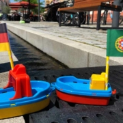 Deutschland gegen Portugal: Das EM-Orakel am Bayreuther Rinnla kennt bereits den Sieger des Spiels. Bild: Jürgen Lenkeit