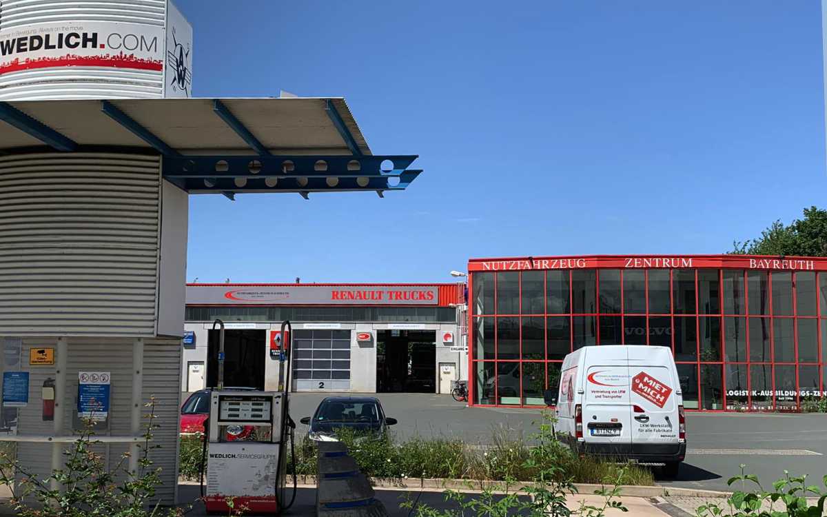 Das Nutzfahrzeug Zentrum Bayreuth wird an die Popp Fahrzeugbau GmbH übergeben. Foto: Redaktion