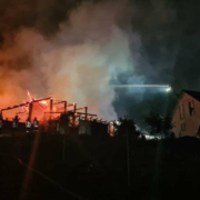Feuer in Goldkronach: Die Feuerwehrleute sind aktuell noch vor Ort. Foto: Feuerwehr Bindlach