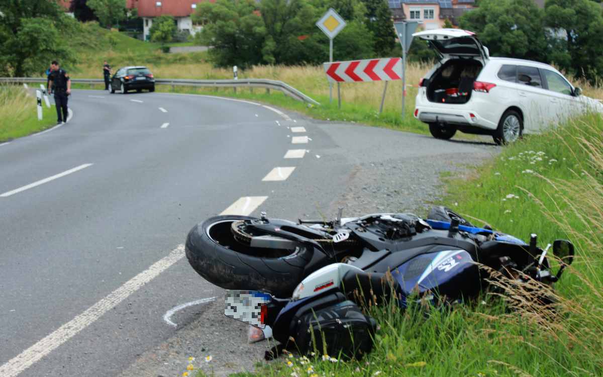 Ein Motorradfahrer ist am Mittwoch bei Kulmbach tödlich verunglückt. Bild: NEWS5