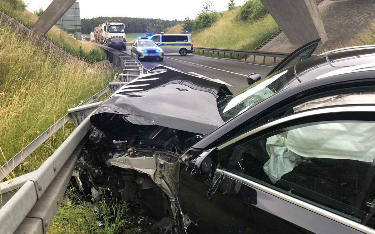 Verkehrsunfall auf der B22 bei Bayreuth. Foto: Privat