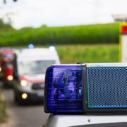 Einsatzkräfte mussten in Oberfranken mehrfach zu Unfällen mit Fußgängern ausrücken. Symbolbild: Pixabay