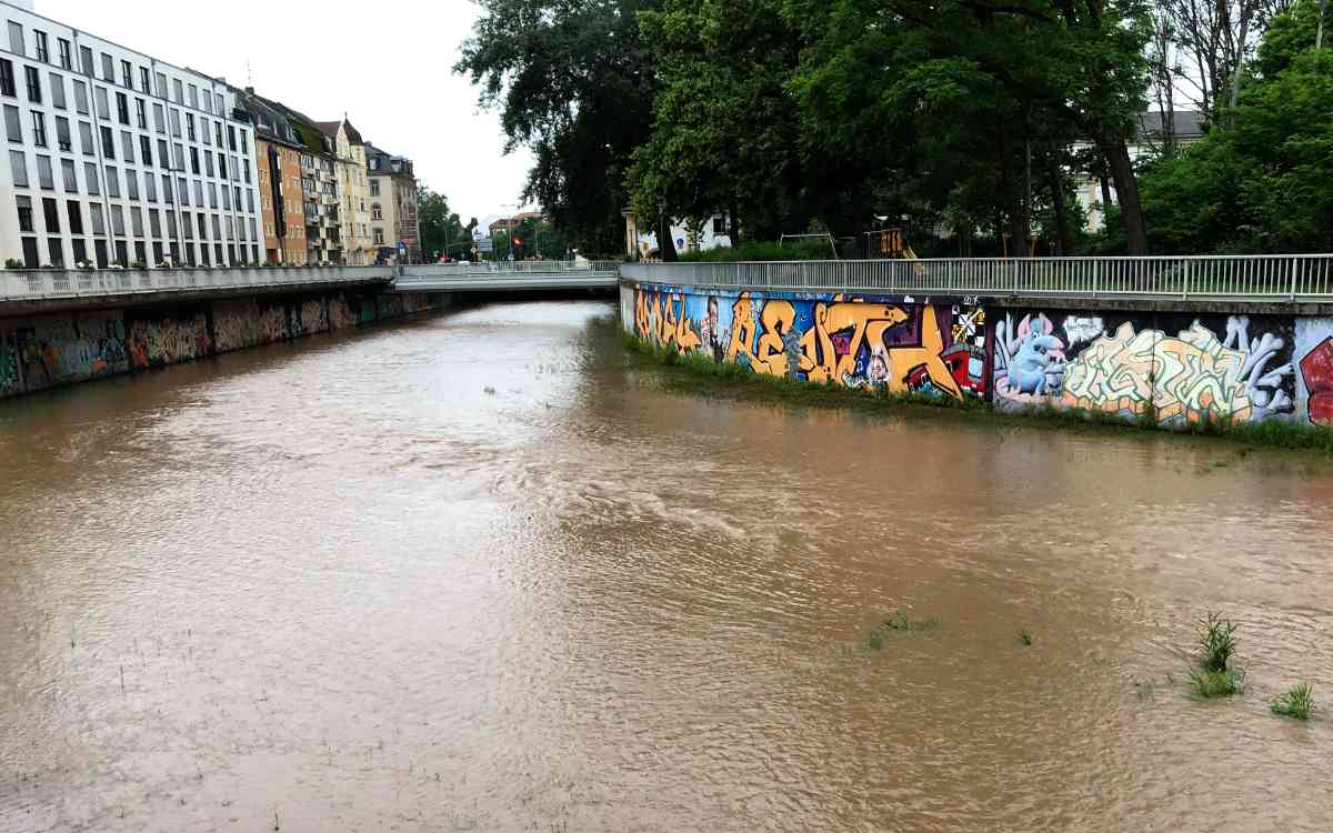 Aktuell gibt es für Bayreuth Stadt und Landkreis Warnungen wegen Hochwasser. Archivfoto: Jürgen Lenkeit