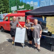 Mit seinem BBQ-to-go-Mobil möchte Bernd Ströbel den Unwetteropfern im Rheinland gutes Essen bringen. Bild: Facebook - Bernecker BBQ Smoker