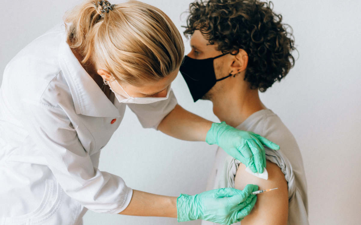 Anfang April soll in Deutschland über eine allgemeine Impfpflicht abgestimmt werden. Symbolbild: Pexels/Nataliya Vaitkevich