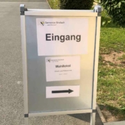 In Bindlach im Landkreis Bayreuth lud die Grundschule zur Bundestagswahl ein. Bild: Michael Kind