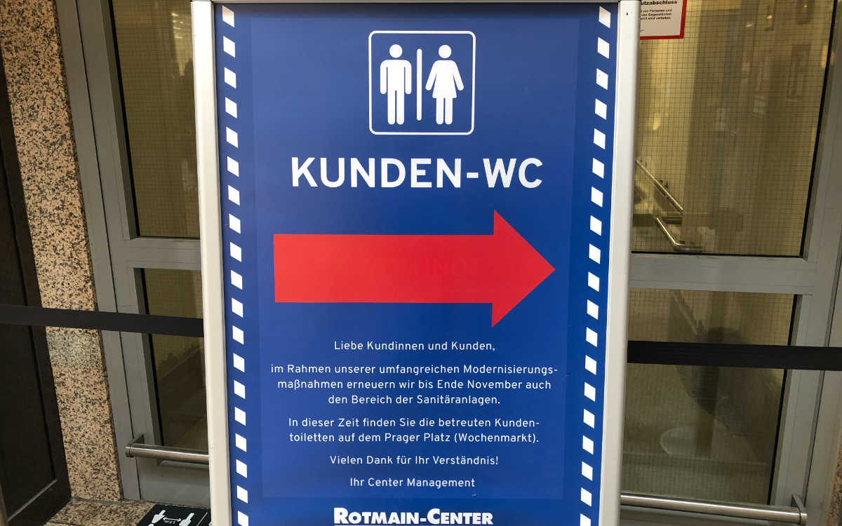 Die Toiletten im Rotmain-Center in Bayreuth werden derzeit saniert. Bis Ende November sollen die Maßnahmen andauern. Bild: Michael Kind