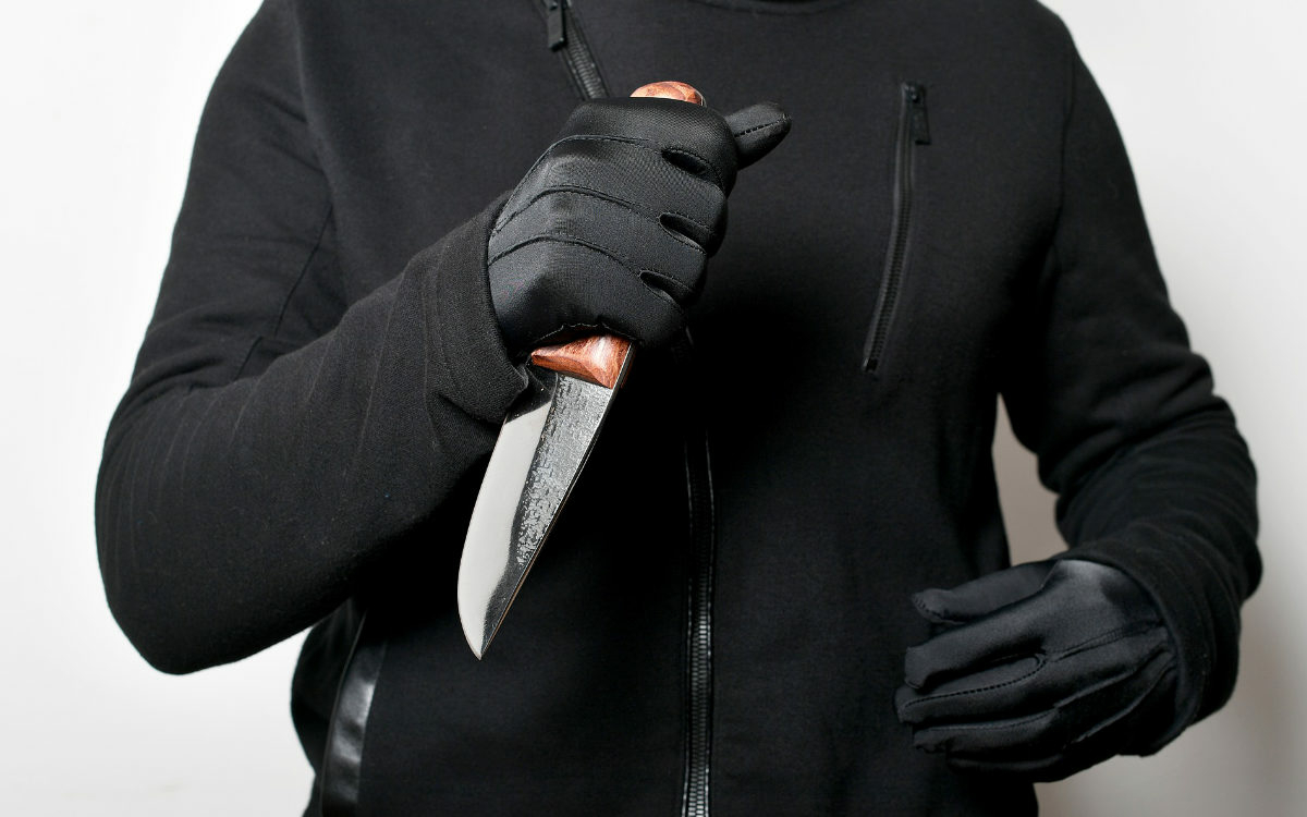 Der 32-Jährige soll mit einem Messer vor einem Passanten rumgefuchtelt haben. Symbolbild: Pixabay