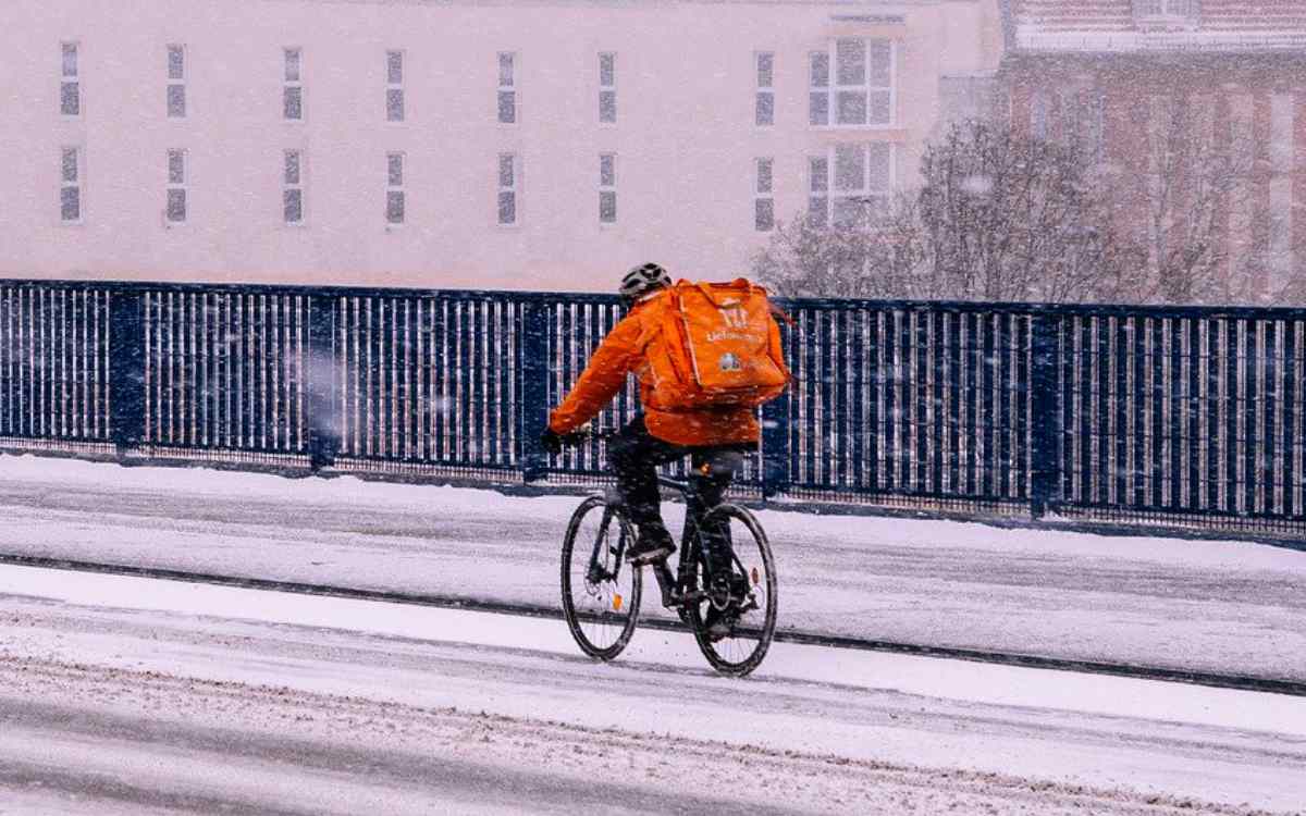 Fahrradfahren in Bayreuth: Im Winter sollen die Radwege mit noch mehr Salz als im Vorjahr gestreut werden. Symbolbild: Pixabay