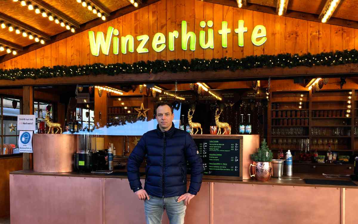 Glühweinverbot an den Bayreuther Weihnachtsbuden: Sven Sommerer fühlt sich von der Regierung von Oberfranken drangsaliert. Bild: Jürgen Lenkeit