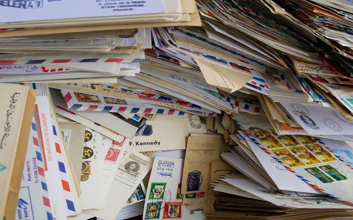 Landrat Wiedemann hat zehntausende Briefe an die Bürger über 60 der Stadt und des Landkreises Bayreuth verschickt. Hintergrund ist ein Impfappell. Symbolbild: Pixabay