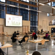 Bei der Sitzung des Kreistages am 10.12.2021 in der Bärenhalle in Bindlach im Kreis Bayreuth wurde ausführlich über die Errichtung einer neuen Seilbahn am Ochsenkopf diskutiert. Bild: Michael Kind