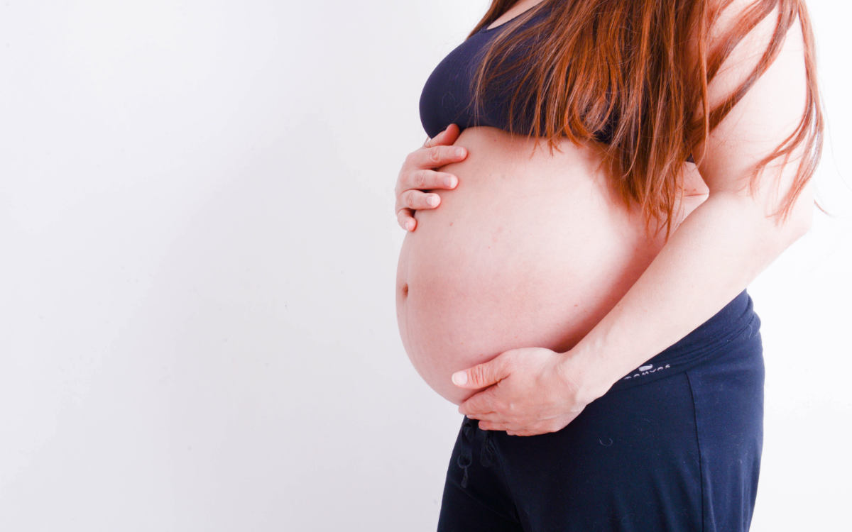Hebammen in Bayreuth schlagen Alarm: Schwangere haben massive Probleme, eine Geburtshelferin zu finden. Symbolbild: Unsplash/Anna Civolani