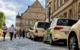 Taxifahren in Bayreuth könnte bald teurer werden. Taxen wie die in der Schulstraße leiden unter hohen Spritpreisen. Bild: Jürgen Lenkeit